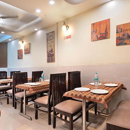 Hotel Aster Inn New Delhi Bagian luar foto