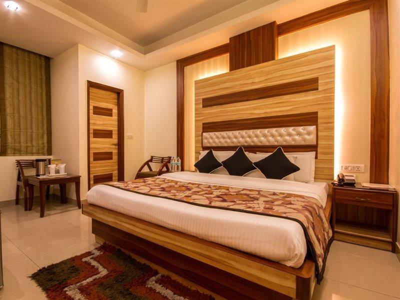 Hotel Aster Inn New Delhi Bagian luar foto