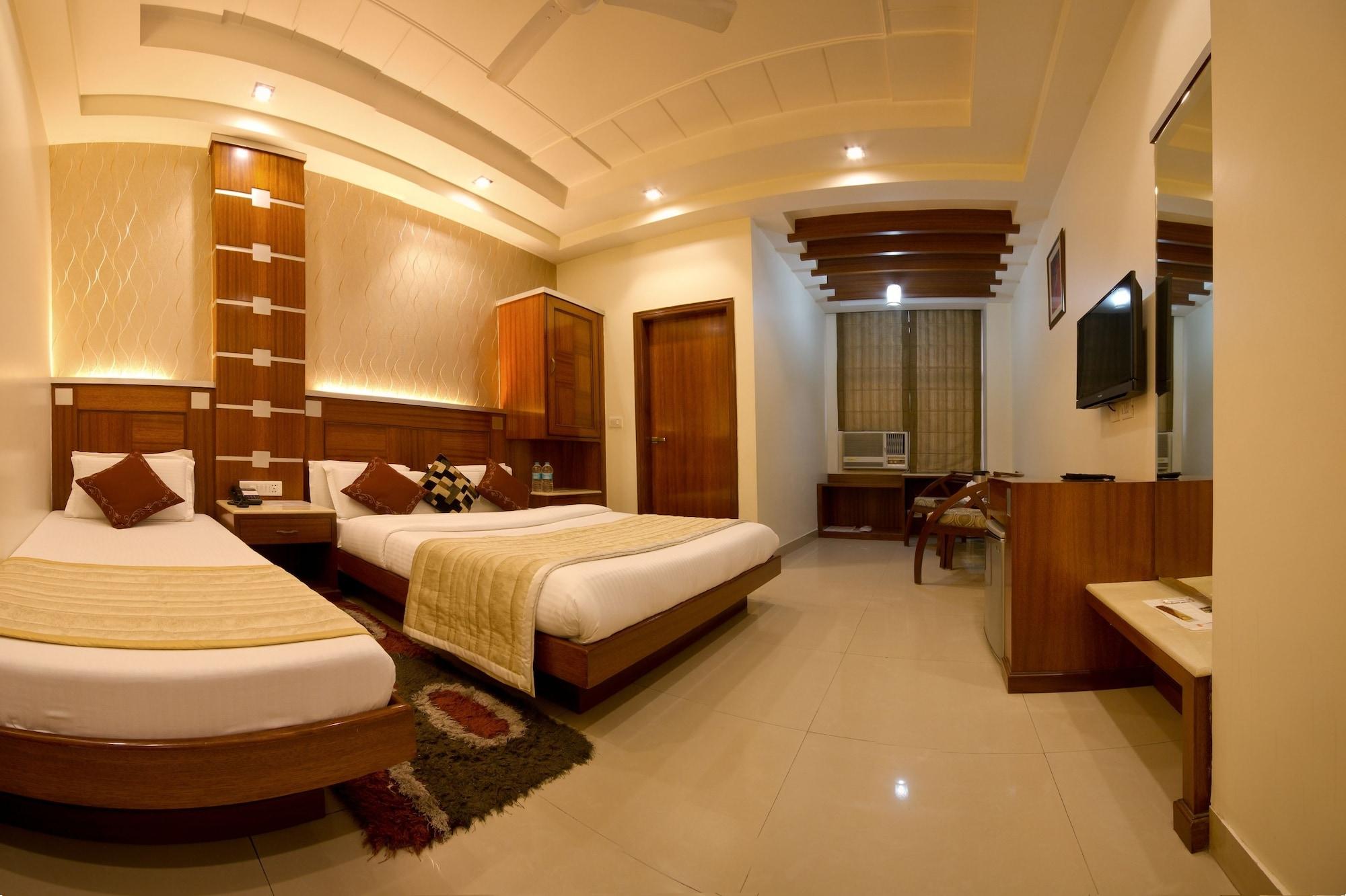 Hotel Aster Inn New Delhi Bagian luar foto