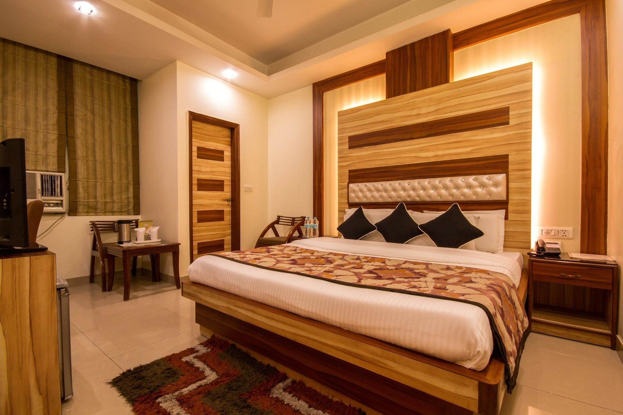 Hotel Aster Inn New Delhi Bagian luar foto