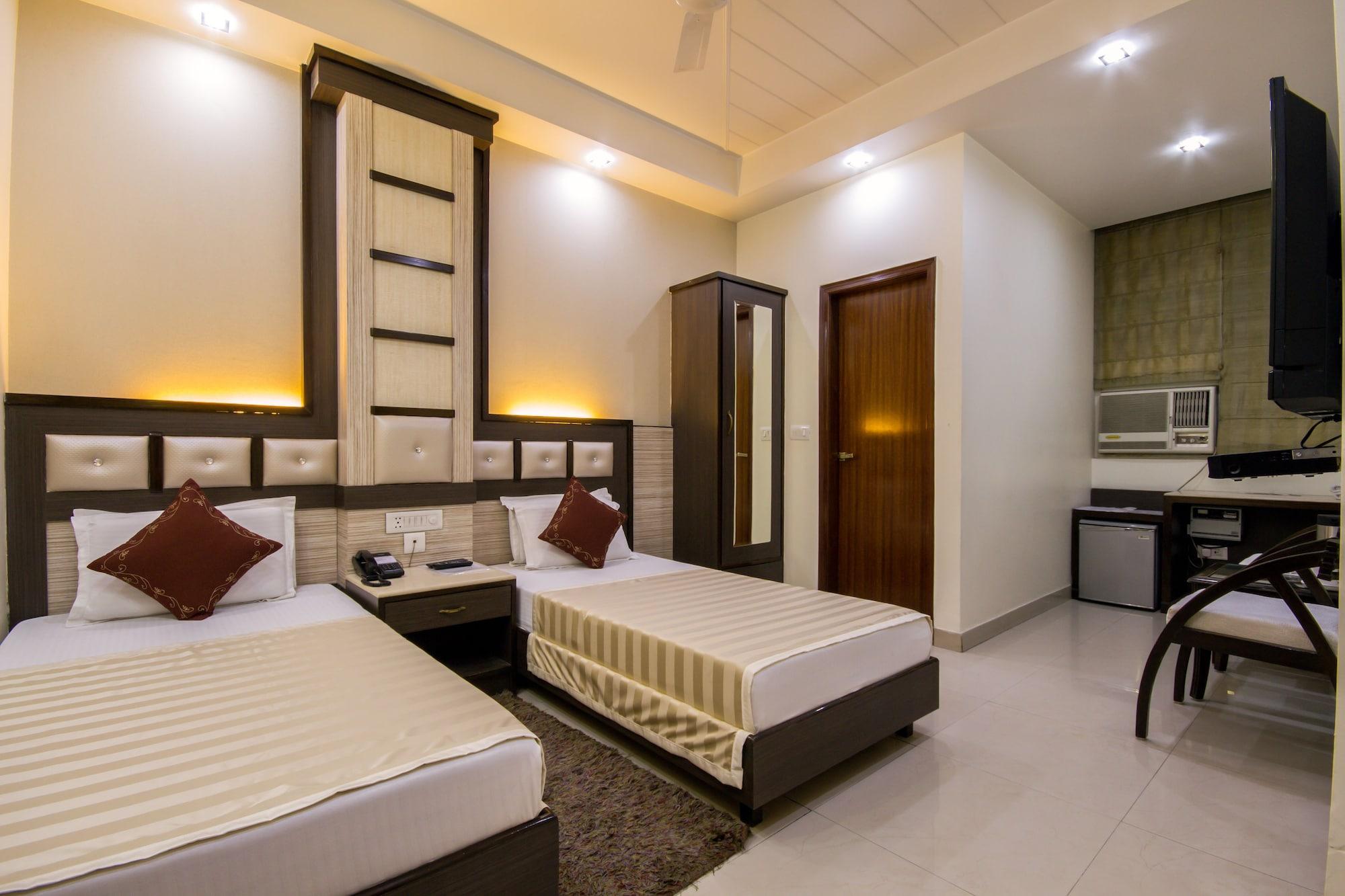 Hotel Aster Inn New Delhi Bagian luar foto