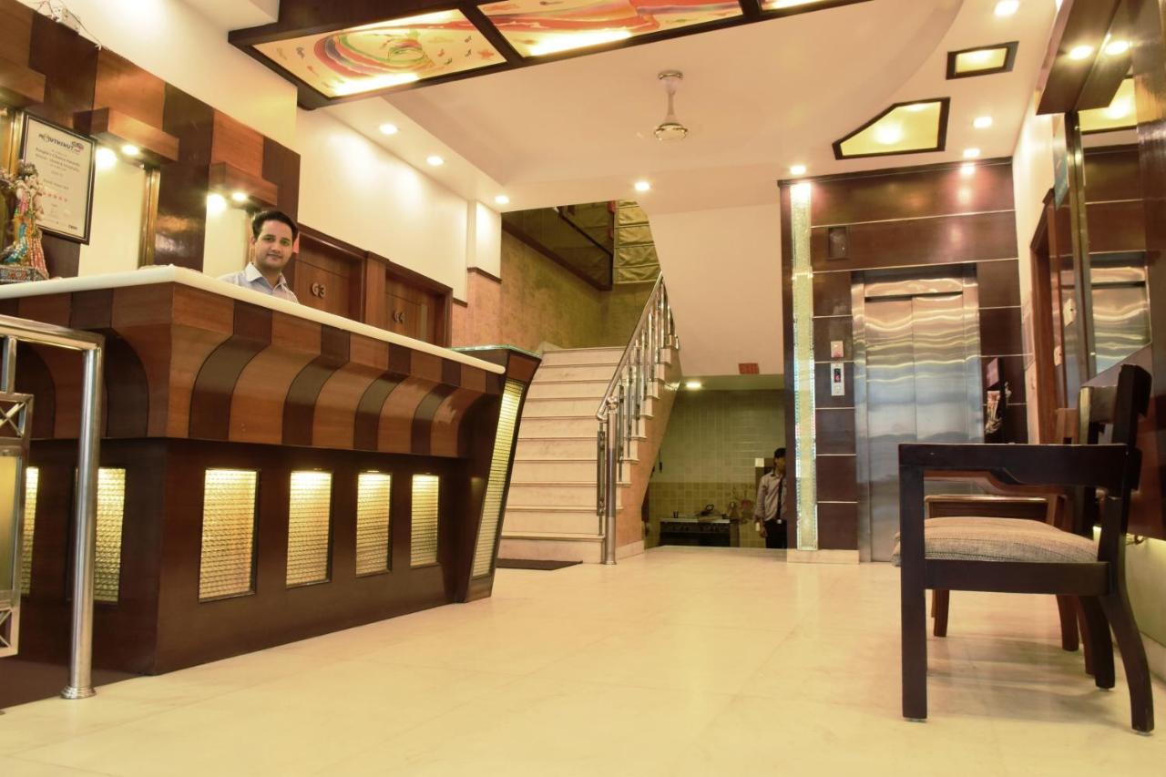 Hotel Aster Inn New Delhi Bagian luar foto