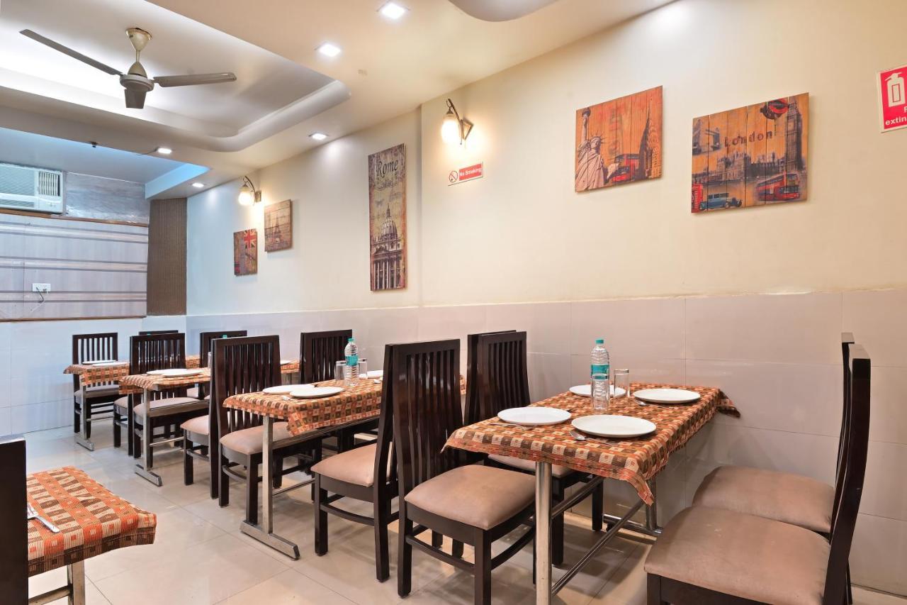 Hotel Aster Inn New Delhi Bagian luar foto