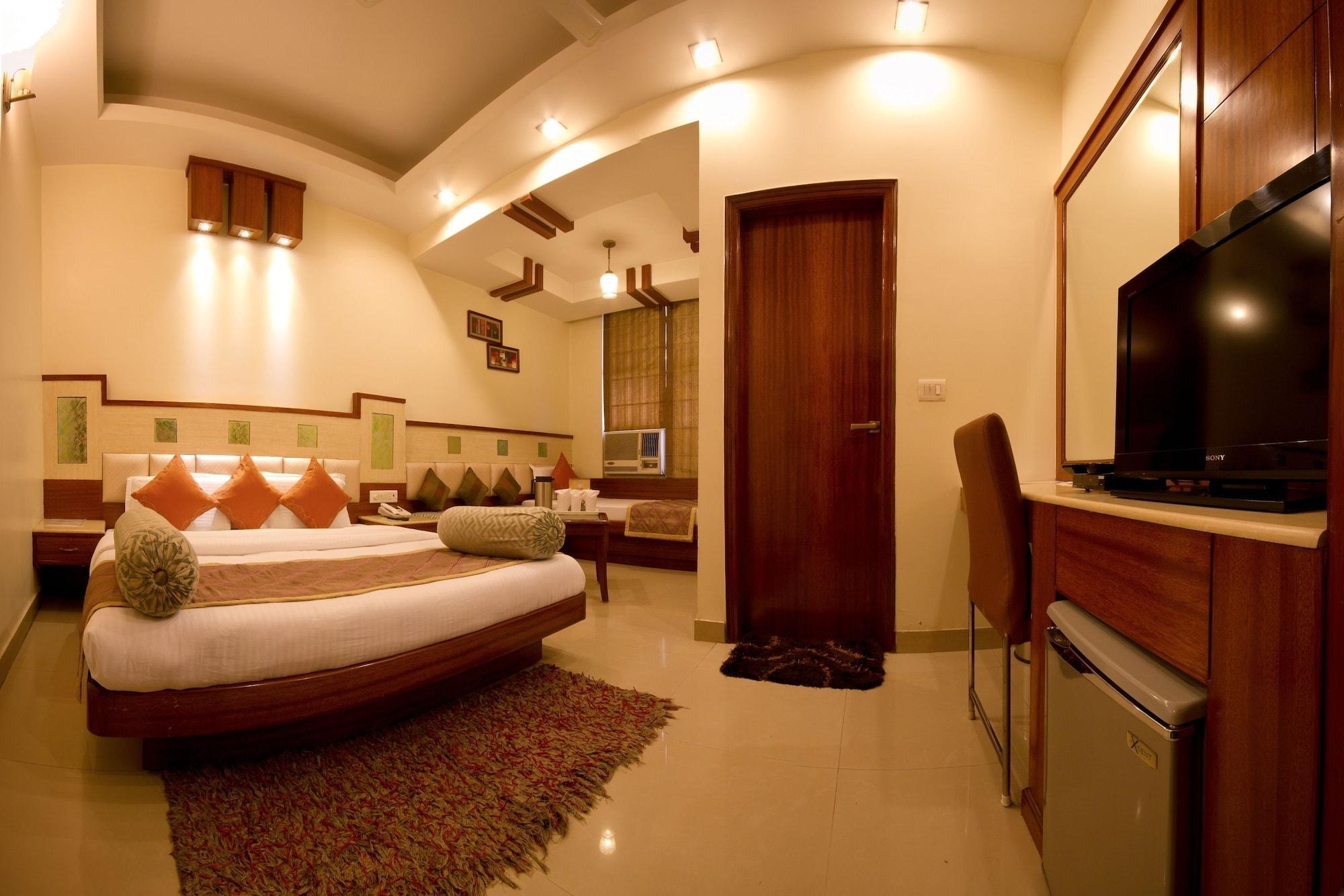 Hotel Aster Inn New Delhi Bagian luar foto