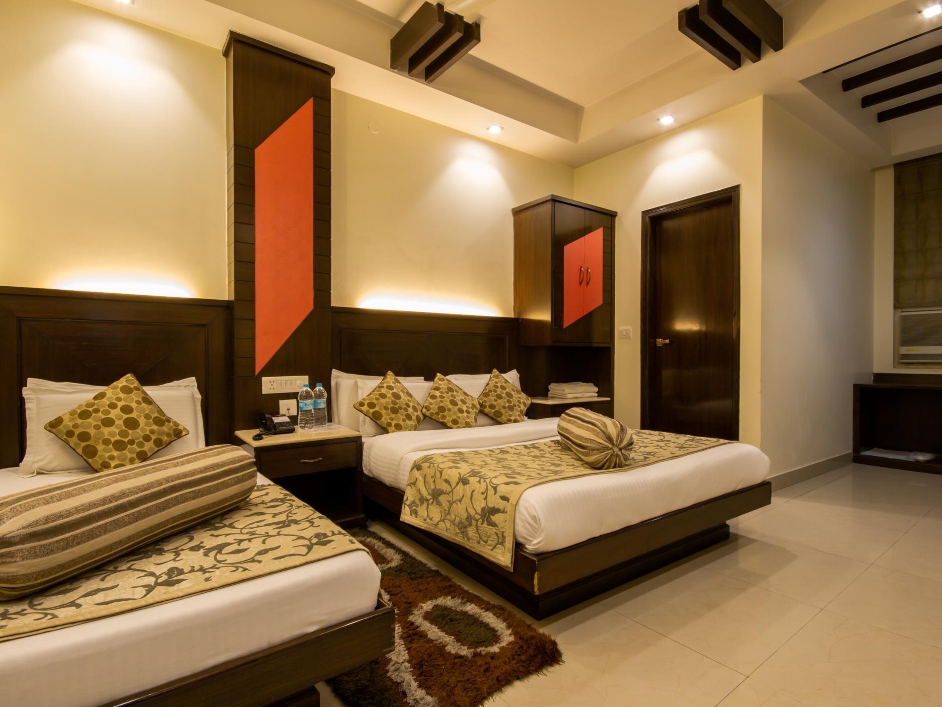 Hotel Aster Inn New Delhi Bagian luar foto