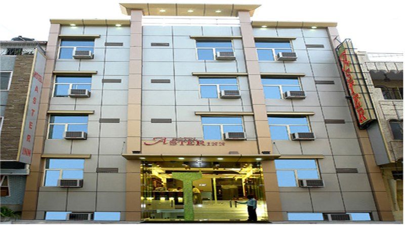 Hotel Aster Inn New Delhi Bagian luar foto