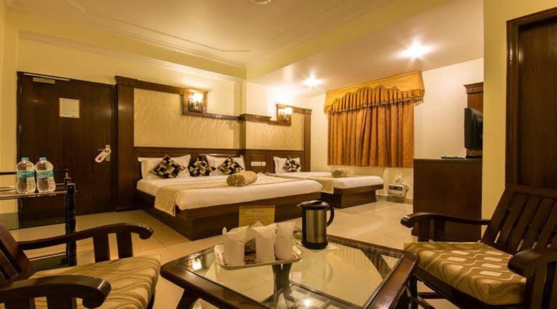 Hotel Aster Inn New Delhi Bagian luar foto